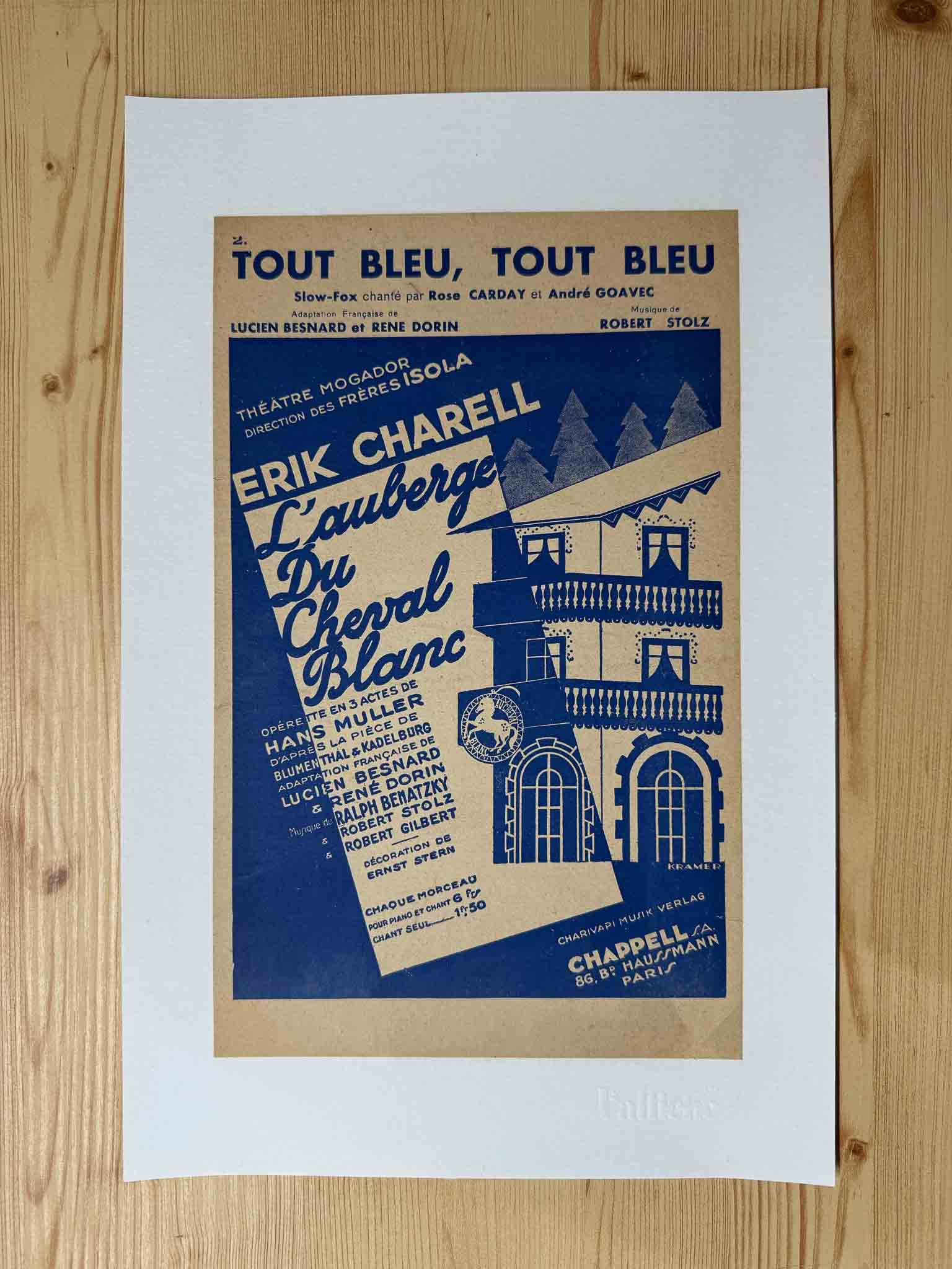 Affichette Tout Bleu, Tout Bleu – L’Auberge du Cheval Blanc