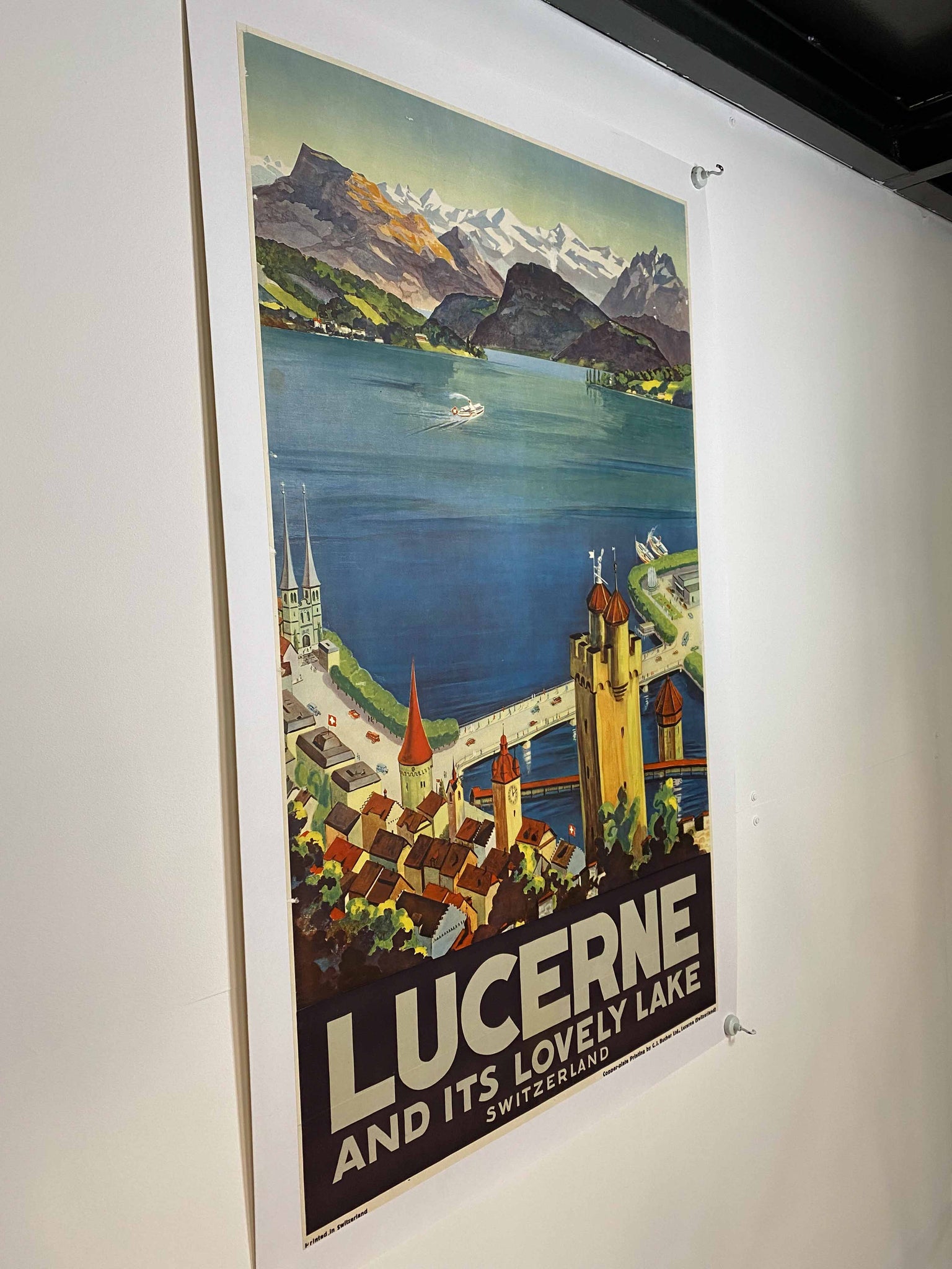 Affiche Originale Lucerne and its lovely lake     Par Läubli Walter, 1930