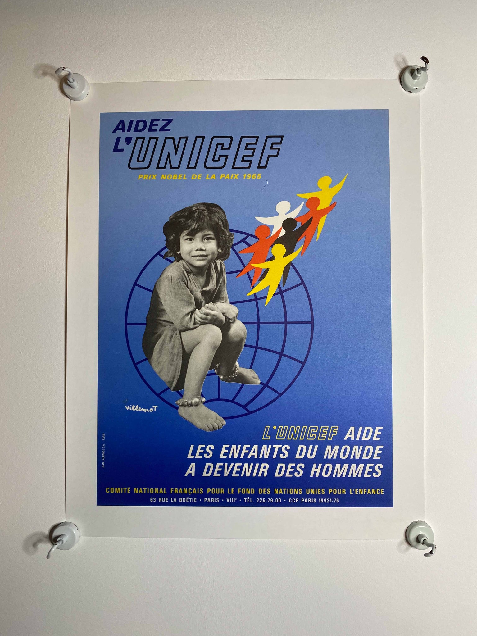 Affiche vintage l'Unicef aide les enfants du monde a devenir des hommes  par Bernard Villemot, 1965