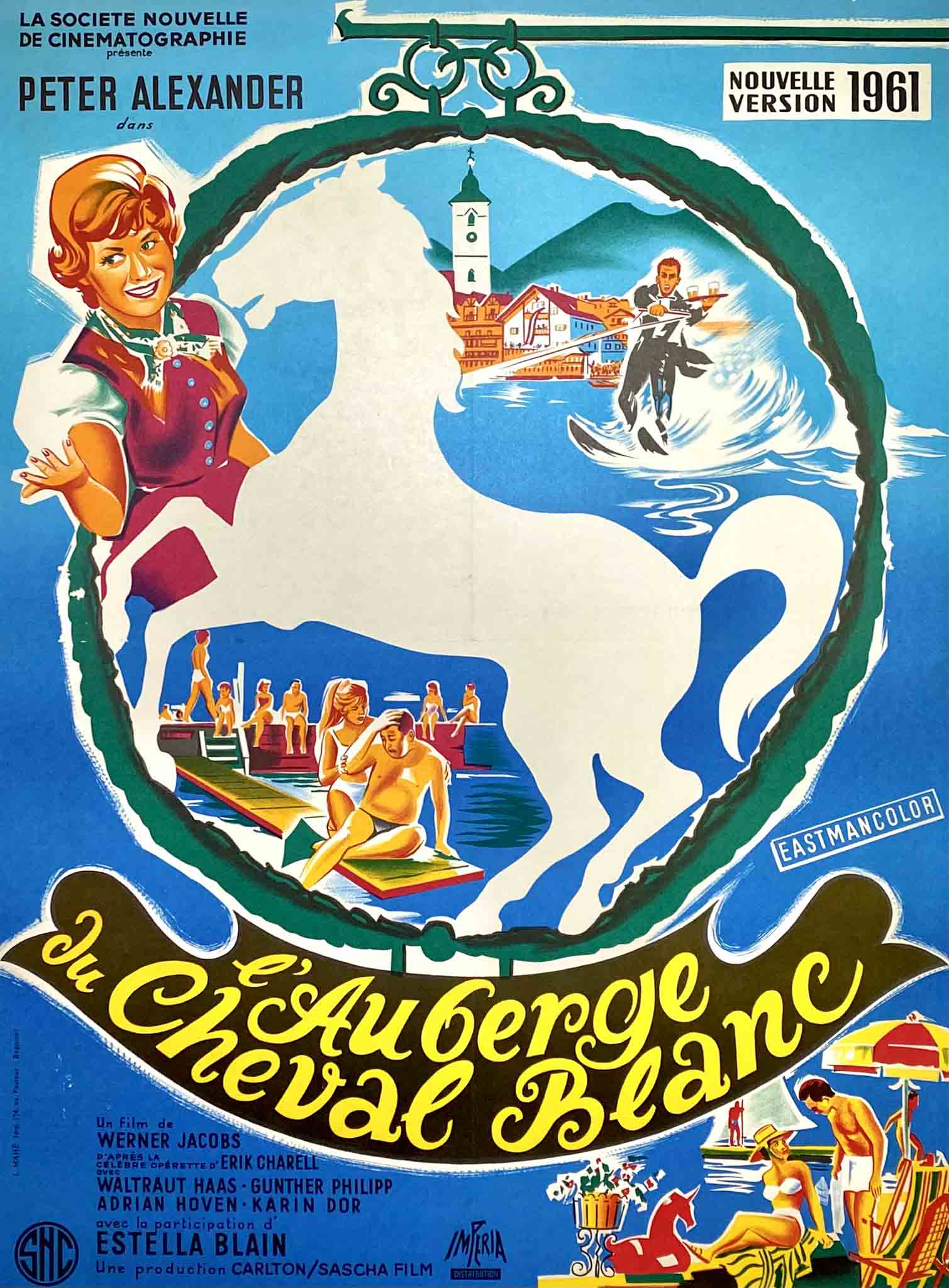 Affiche du film "L'Auberge du Cheval Blanc" de 1961, avec scènes de vacances et décor alpin coloré.