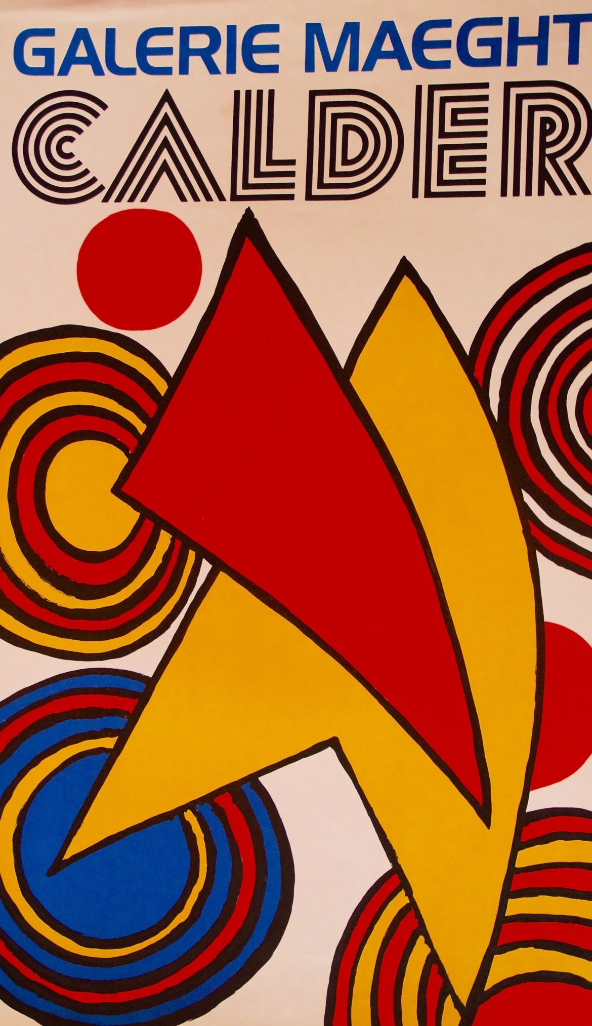 Affiche Galerie Maeght  Alexander Calder - 1973    Affiche ancienne de 1973, lithographie représentant un tableau du peintre Calder « triangles et spirales ».