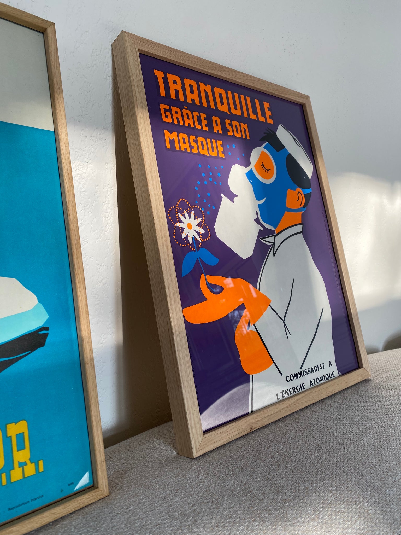 Affiche Original Tranquille grâce a son Masque - Commissariat a l’énergie atomique Par Jacques Castan, 1964